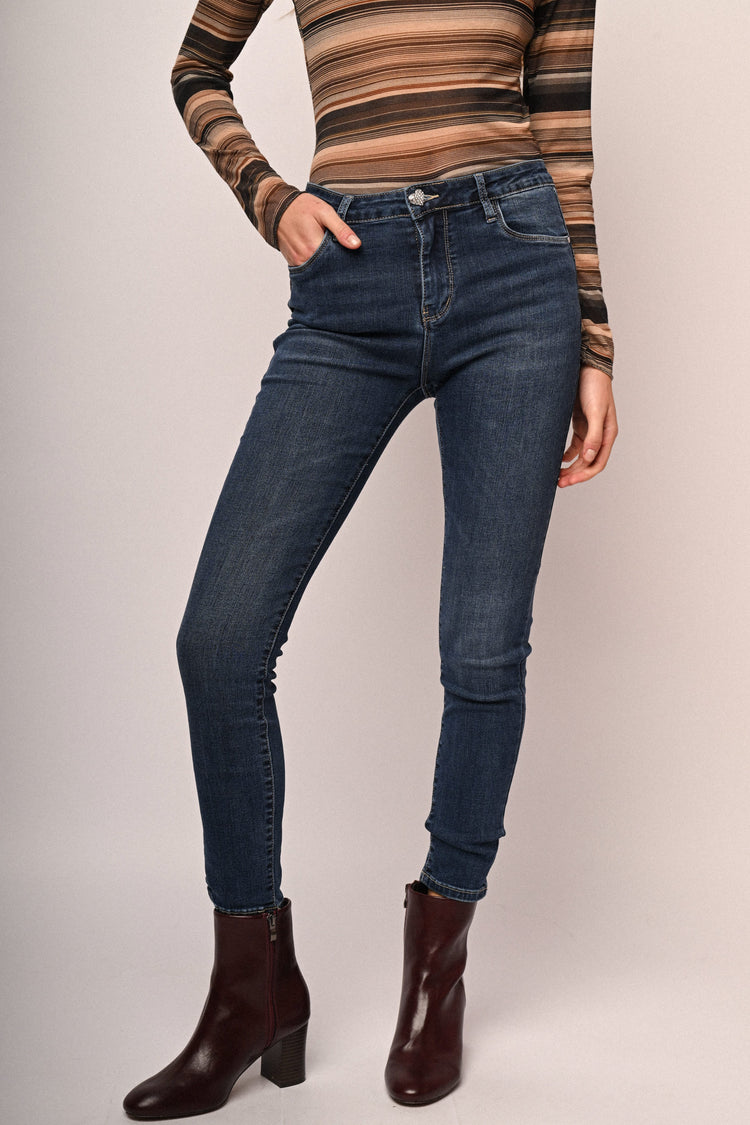 Heart-button skinny jeans