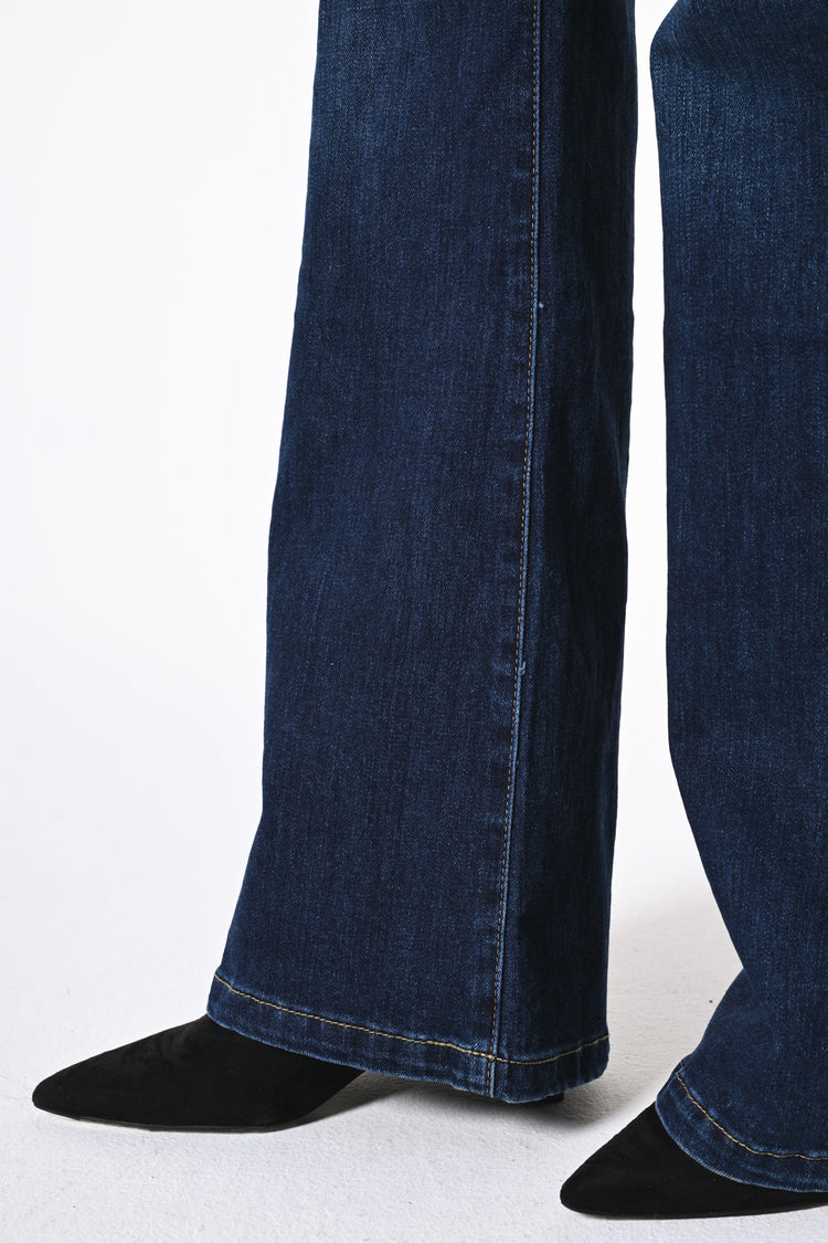 Jewel-buttons flared jeans