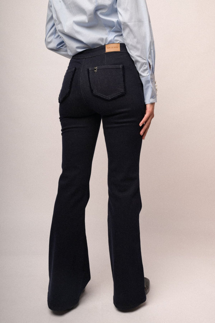 Jeans zampa scuro