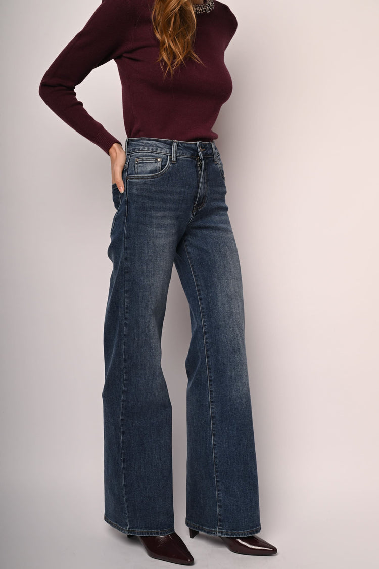 Wide-leg jeans