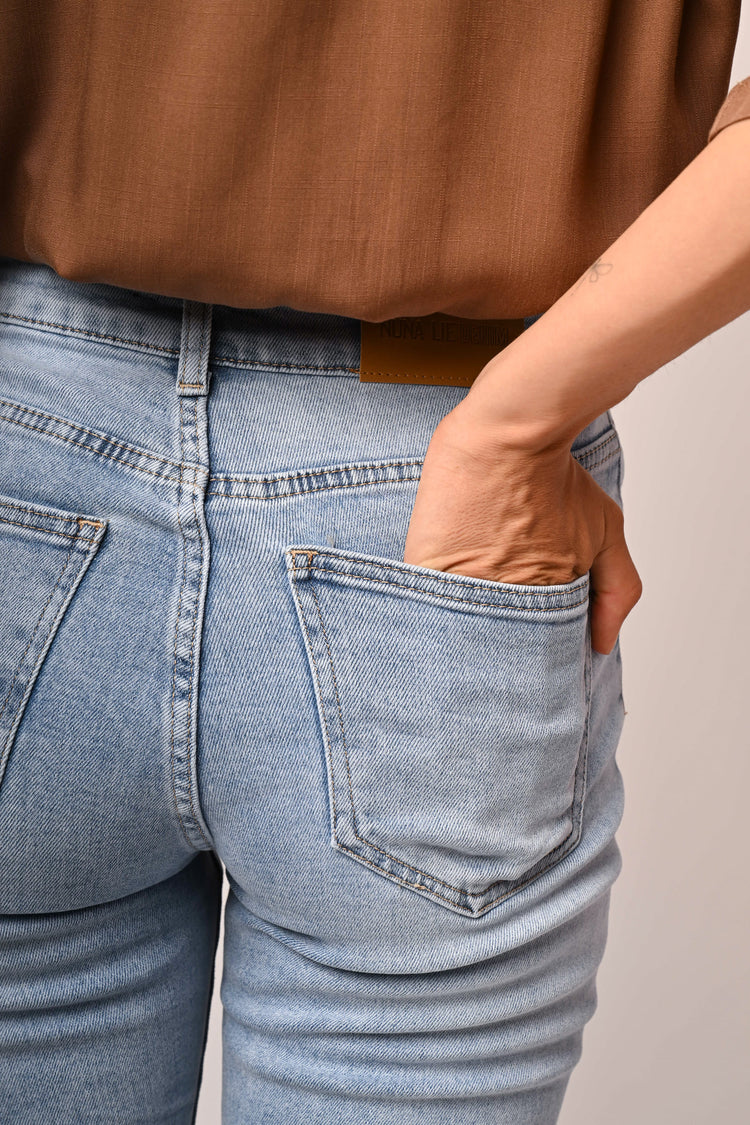 Mom-fit jeans