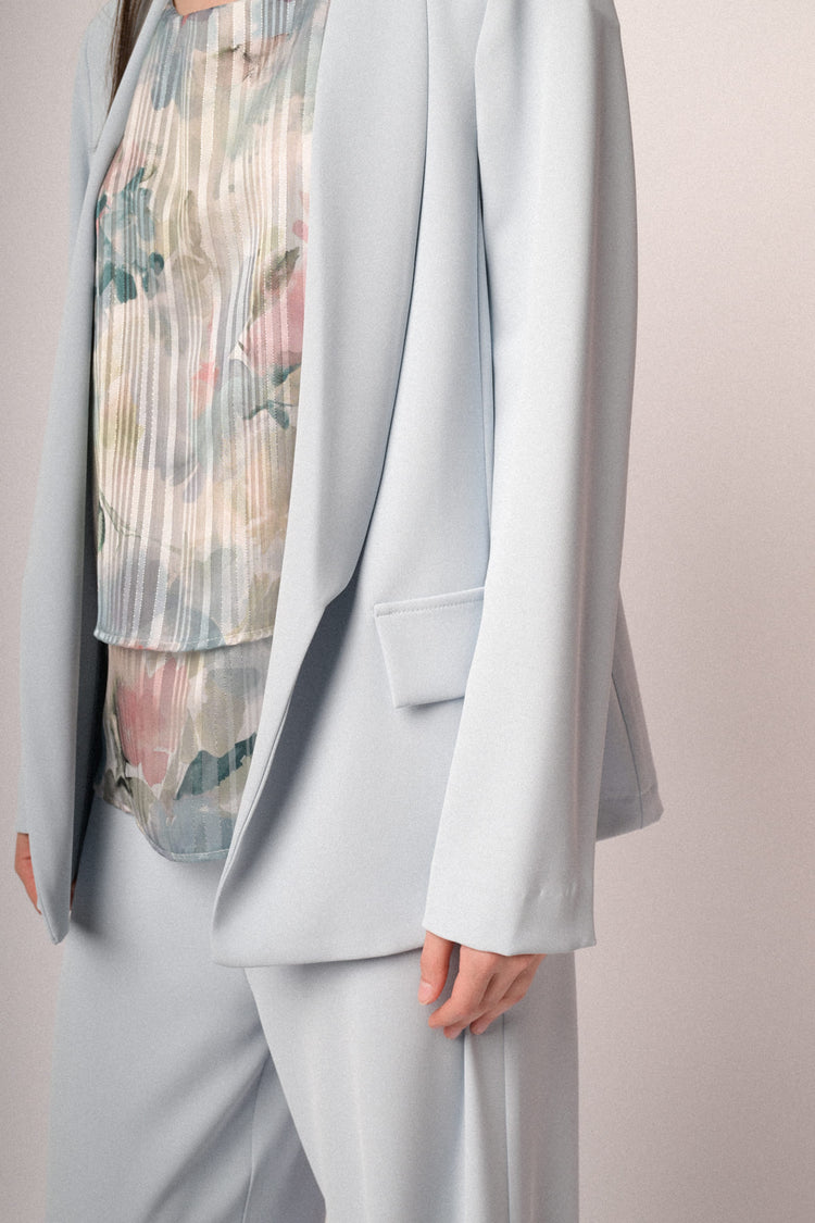 Sky blue shawl lapels fluid blazer