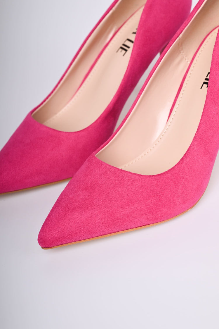 Velour pumps