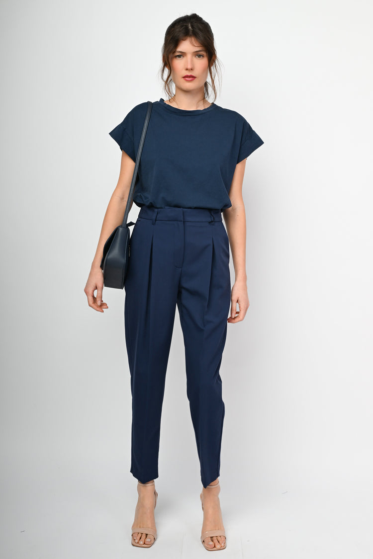 Pleated carrot-leg trousers