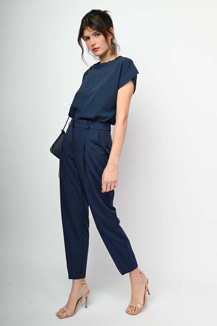 Pleated carrot-leg trousers