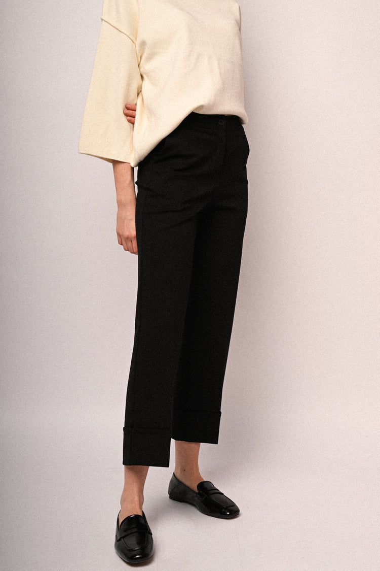 Turn-up wide-leg trousers