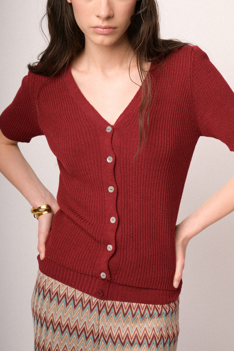 Red short-sleeved cardigan