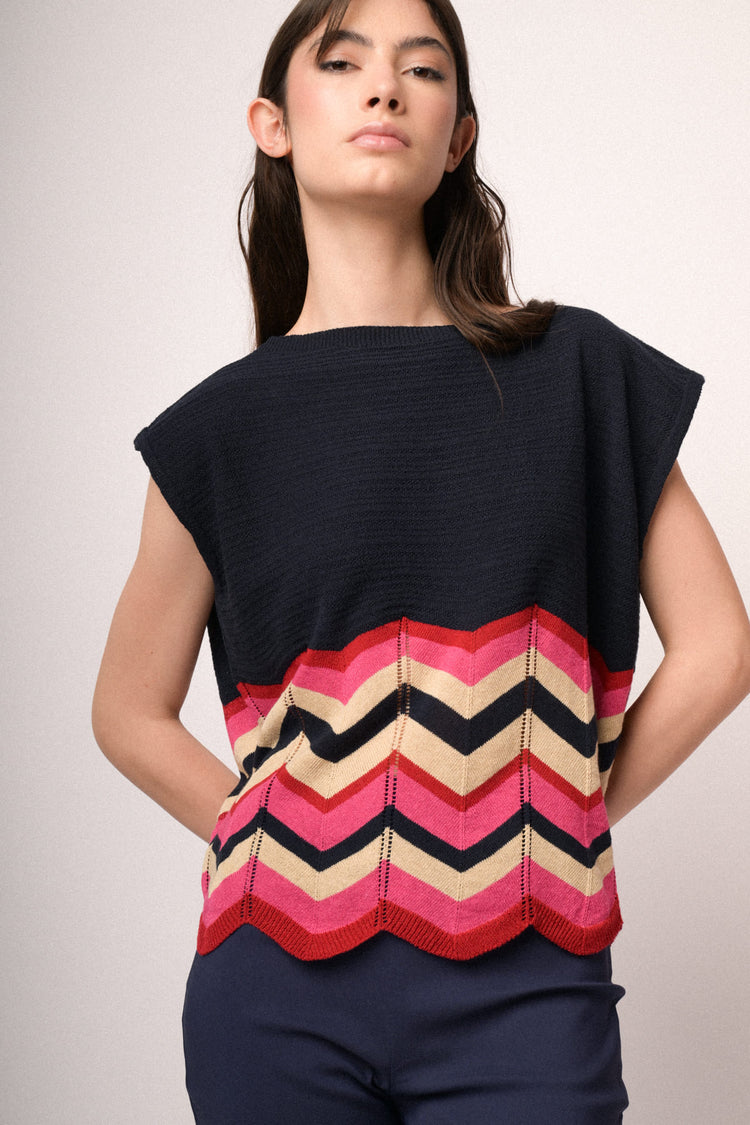 Multicolor zig-zag blue knit top