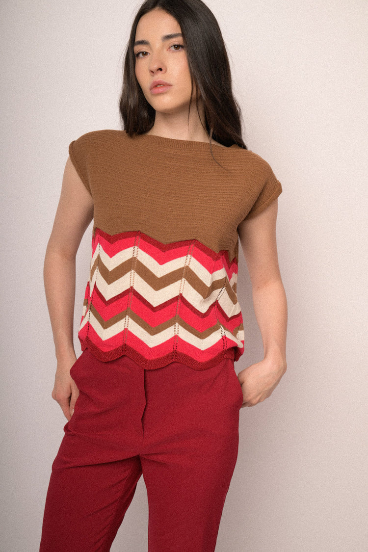 Multicolor zig-zag brown knit top