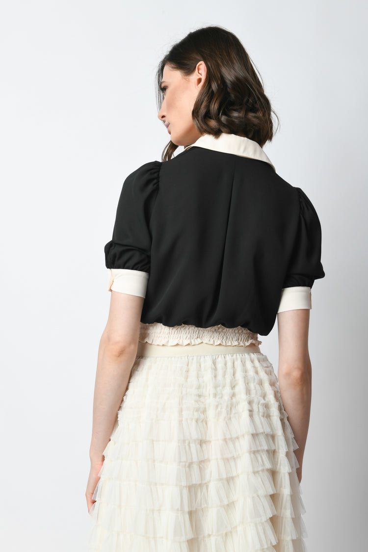 Contrast profiles cropped shirt