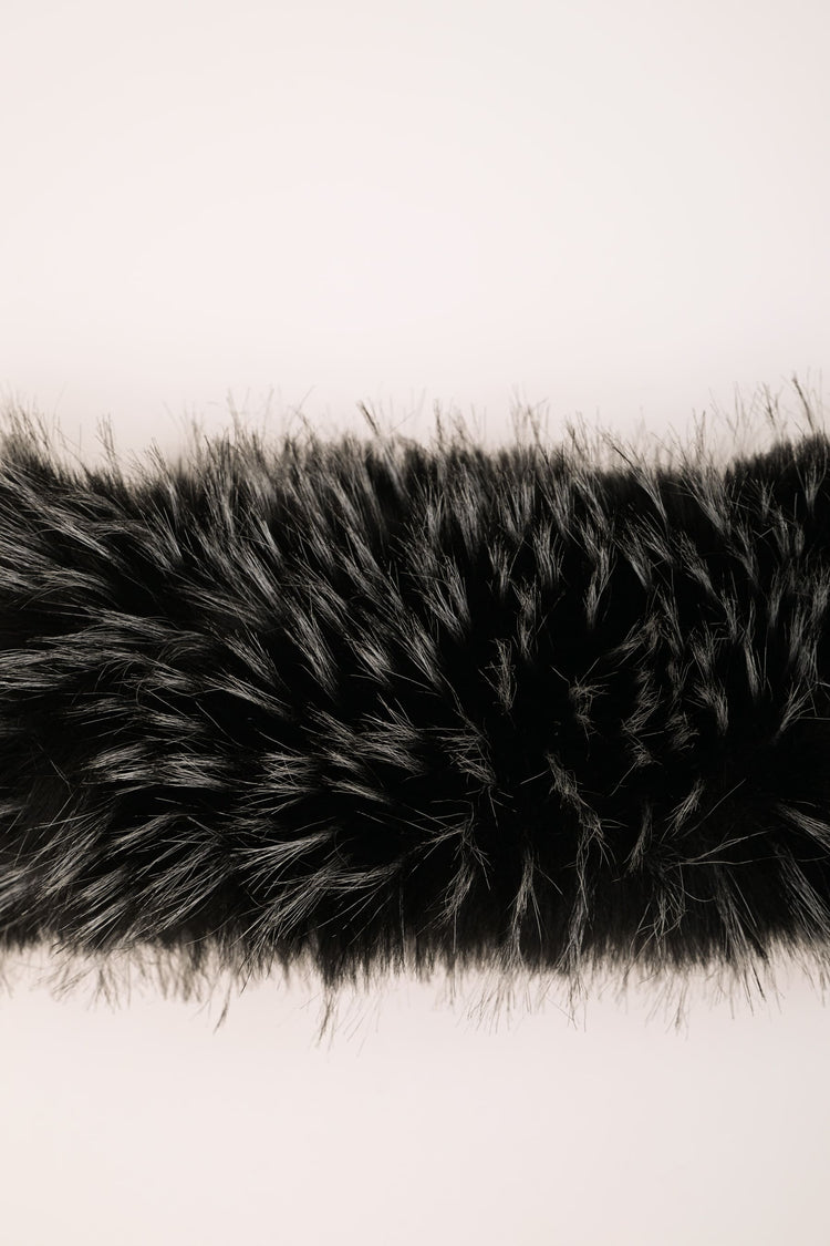 Faux fur collar