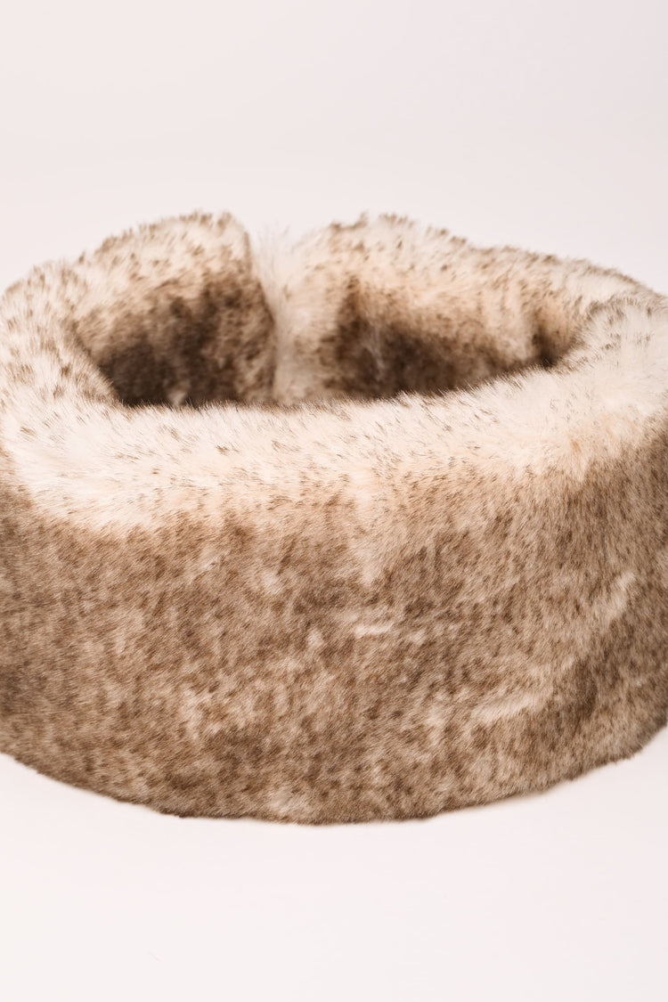 Faux fur collar