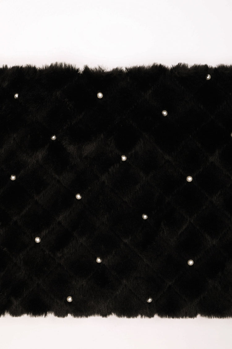 Bead diamond motif collar