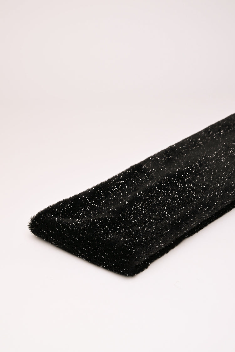 Lurex threads collar