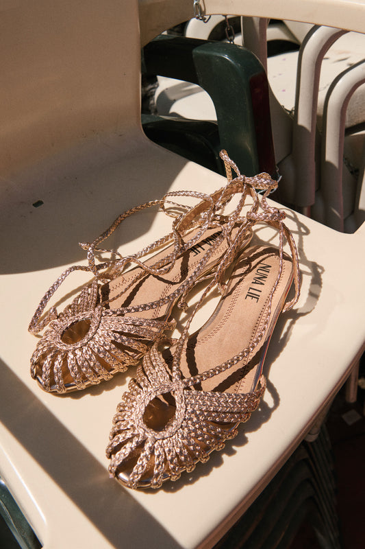 Lace-up woven straps sandali