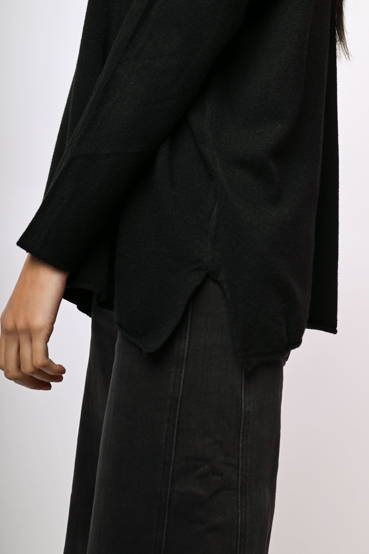 Splits oversized sweater