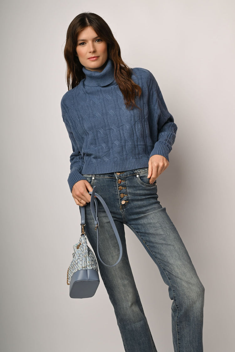 Cable-knit cropped turtleneck