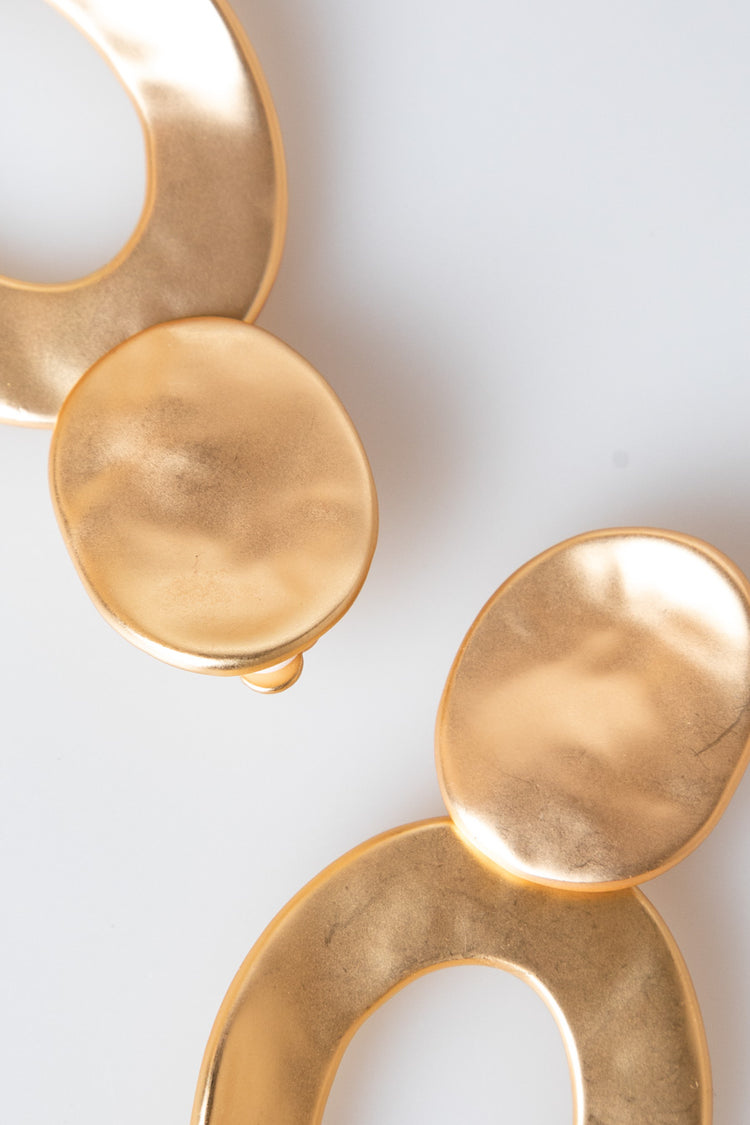 Oval earringss