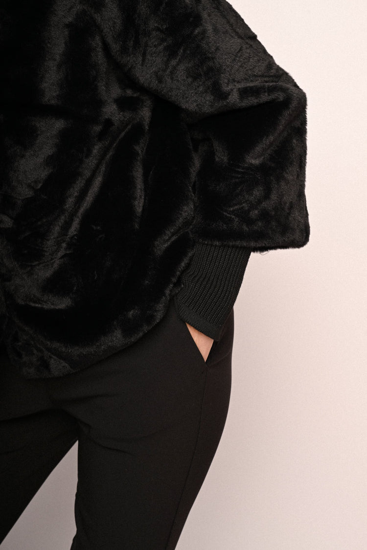 Knit-sleeved faux fur jacket