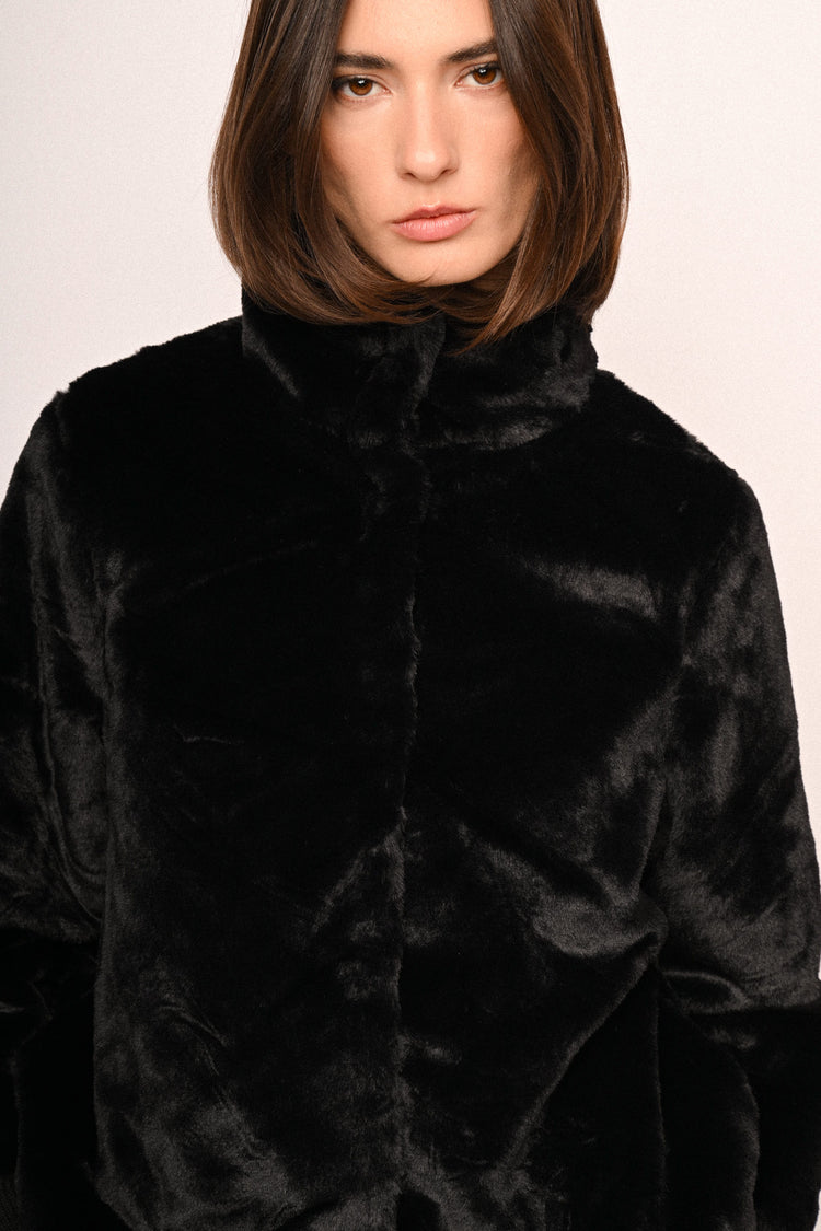 Knit-sleeved faux fur jacket