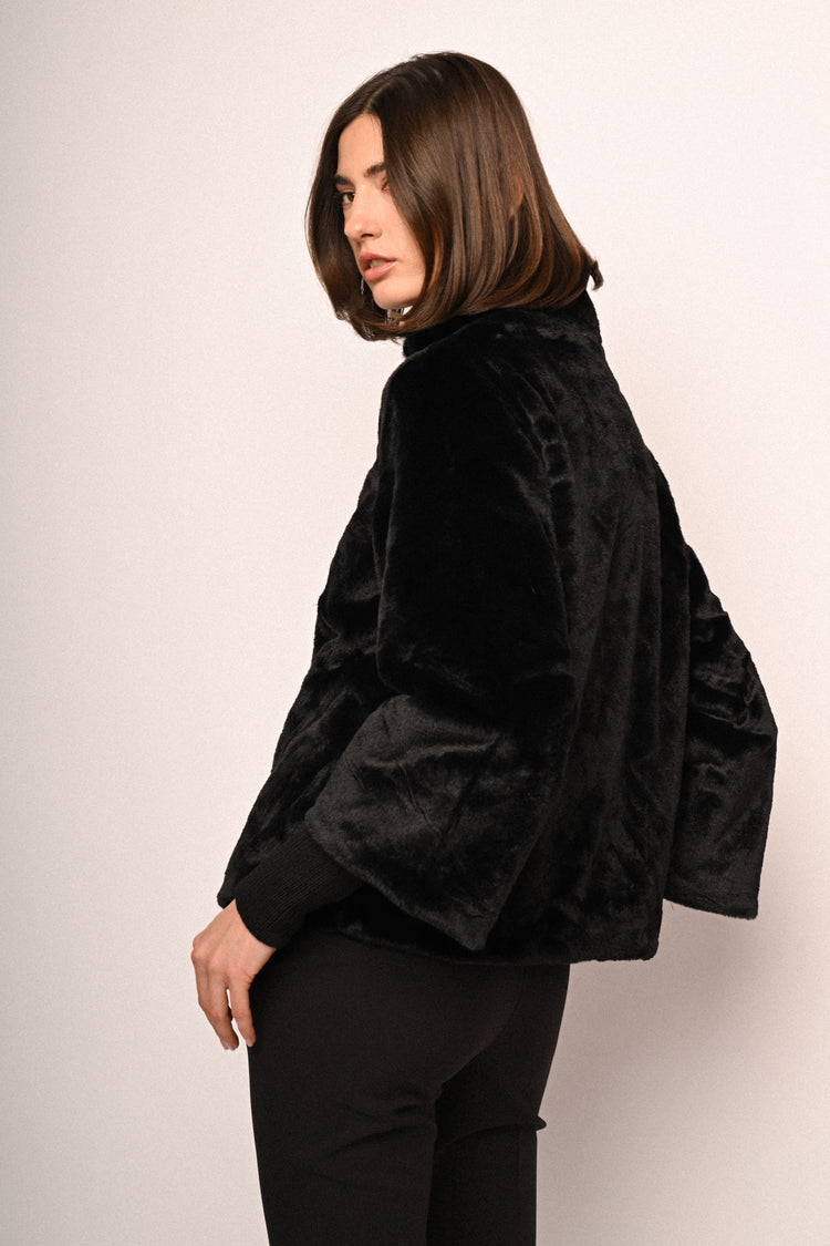 Knit-sleeved faux fur jacket