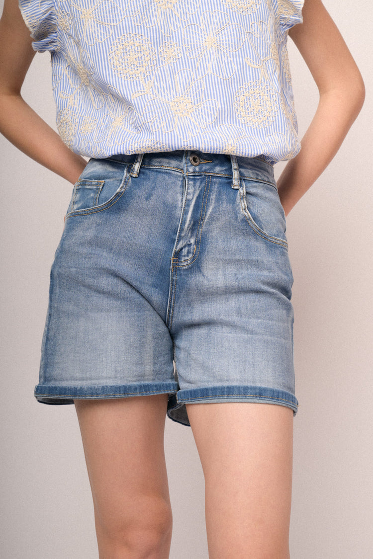 Light blue denim basic shorts