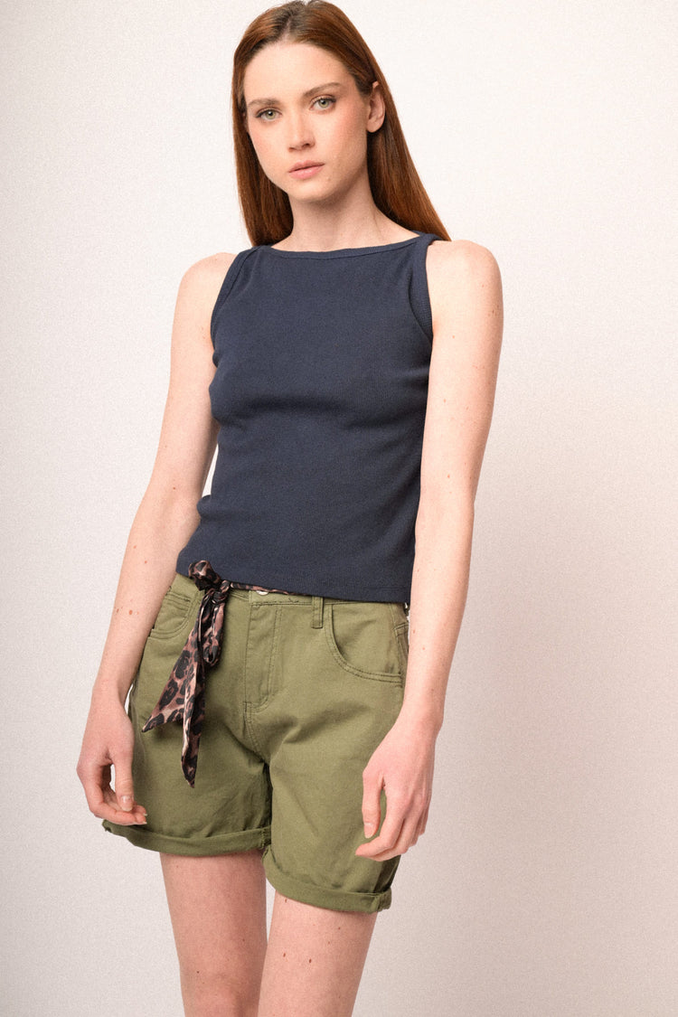 Scarf-belt olive green cotton shorts