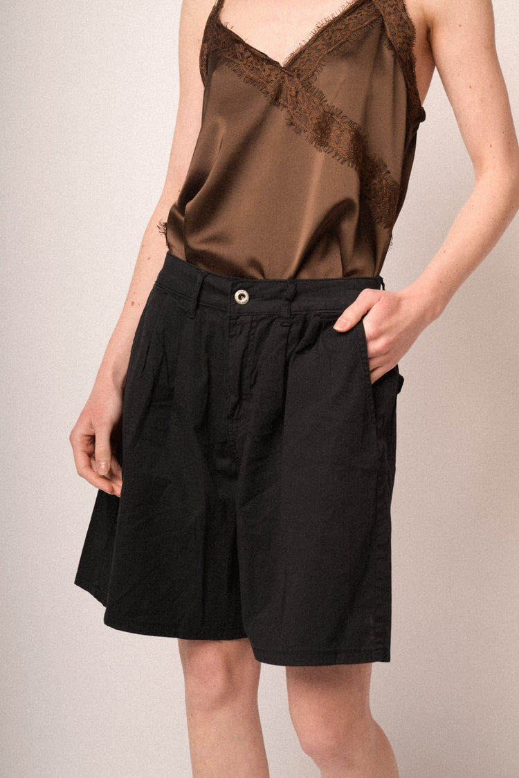 Black cotton wide-leg shorts