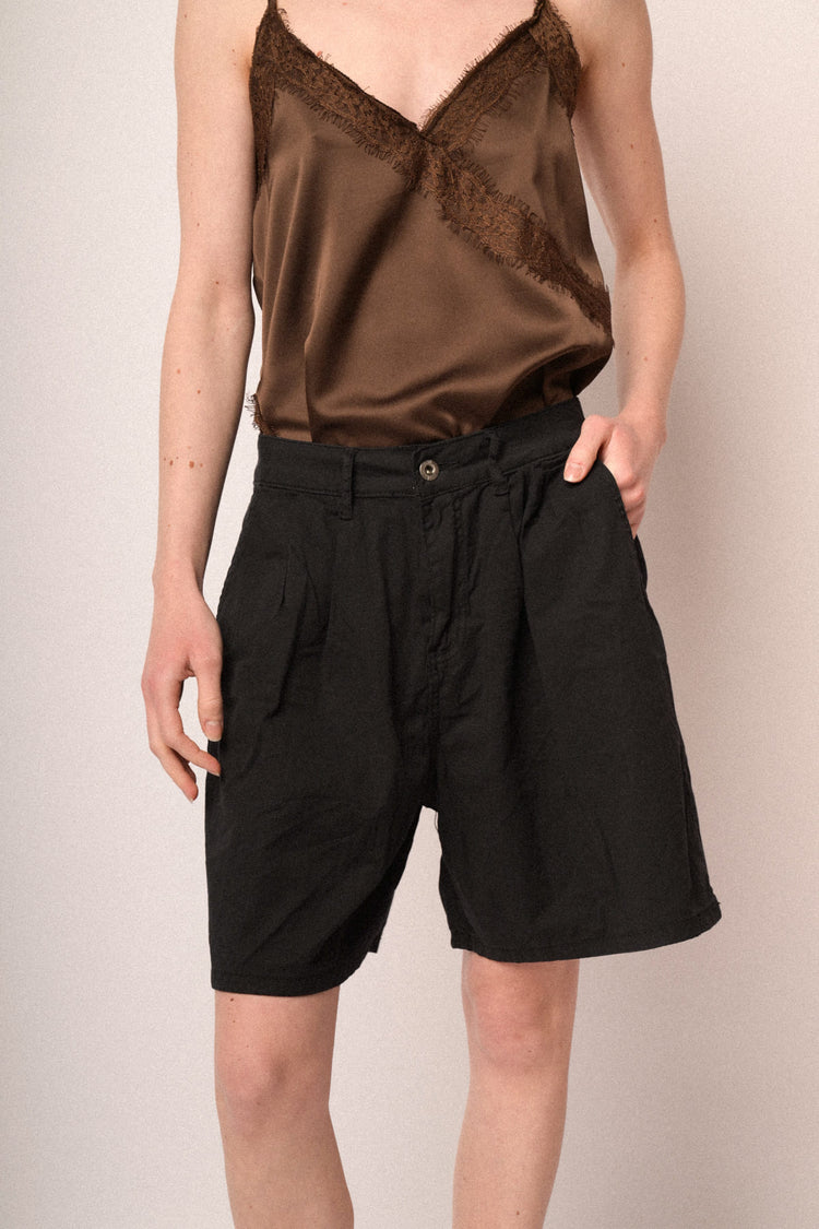 Black cotton wide-leg shorts