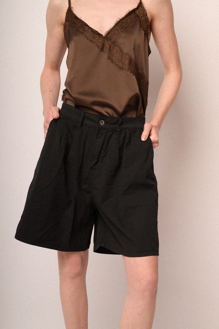 Black cotton wide-leg shorts