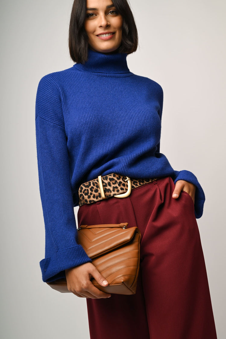 Wide sleeves turtleneck