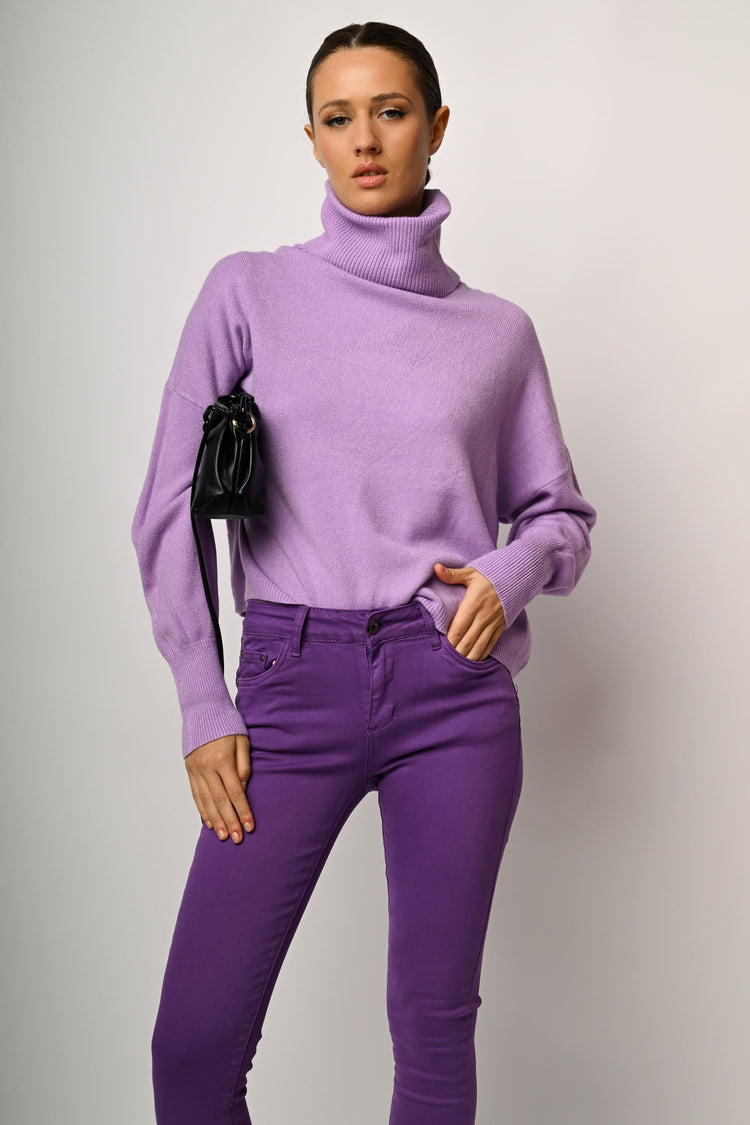 Loose-fit turtleneck