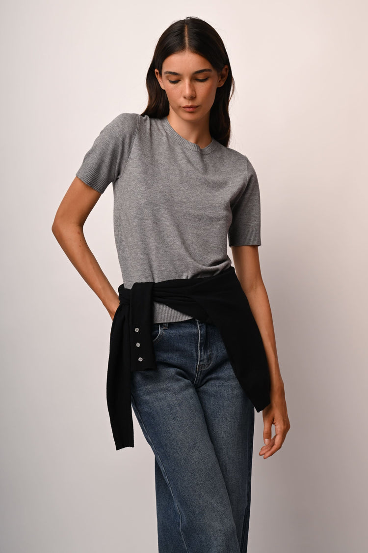 Half sleeved sweater