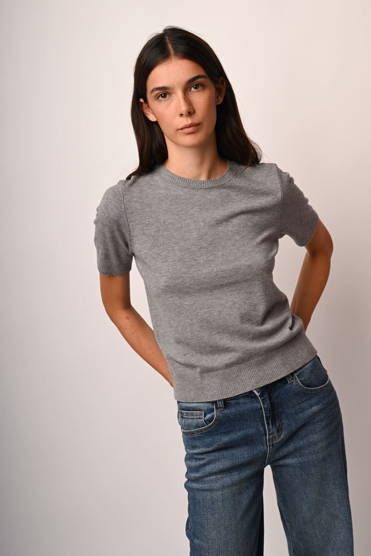 Half sleeved sweater