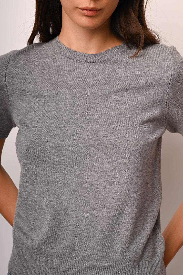 Half sleeved sweater