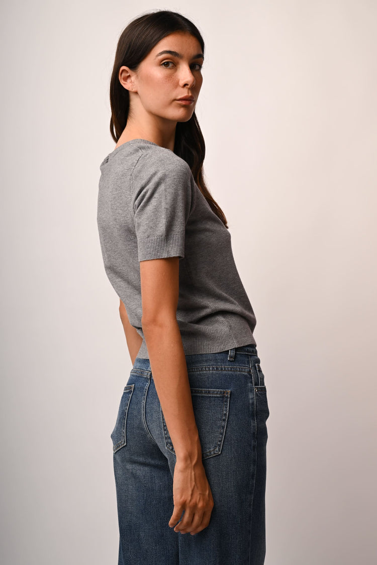 Half sleeved sweater