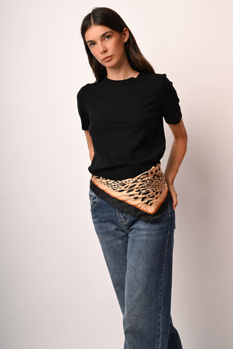 Half sleeved sweater