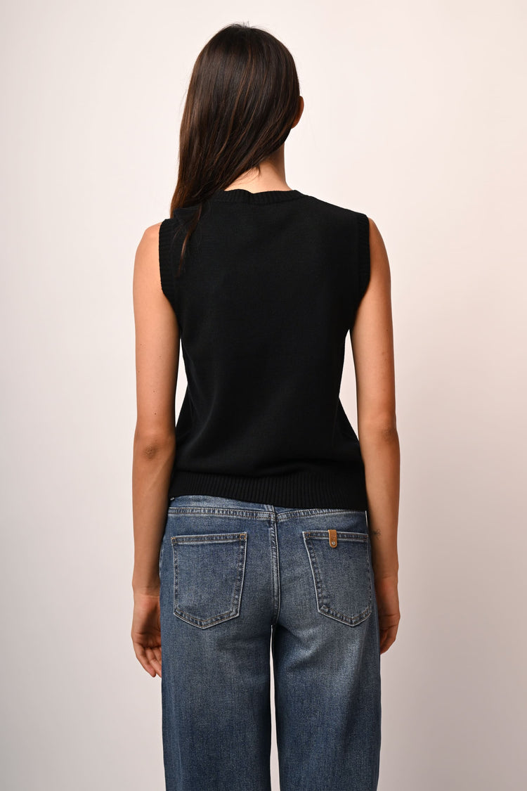 Sleeveless sweater