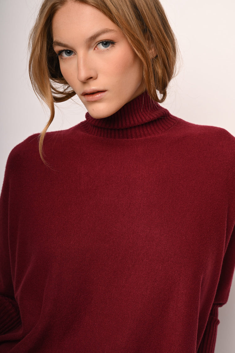 Batwing sleeves turtleneck