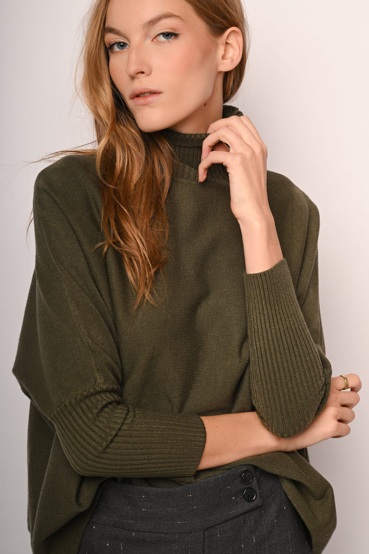 Batwing sleeves turtleneck
