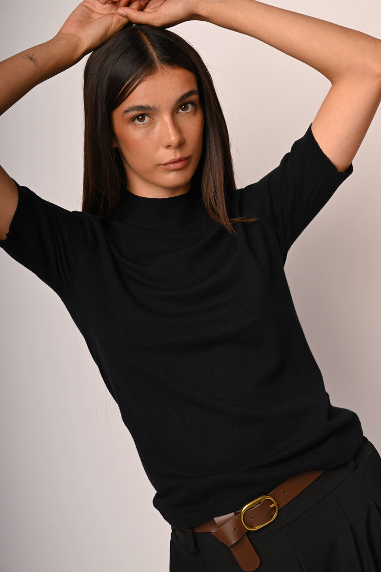 Short sleeves mock sweater