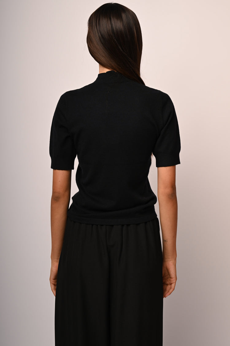 Short sleeves mock sweater