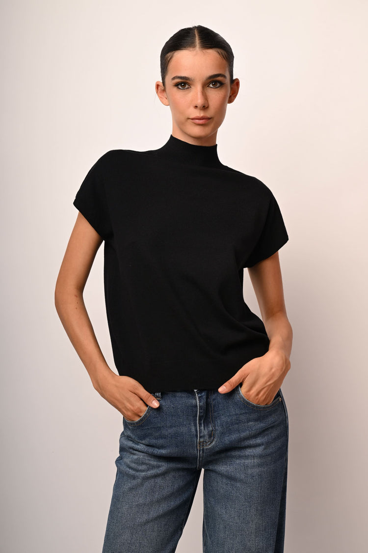 Half-sleeves mock sweater