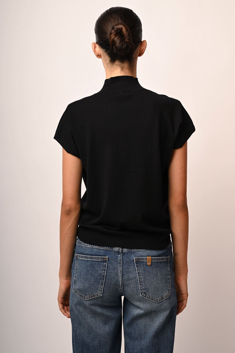 Half-sleeves mock sweater