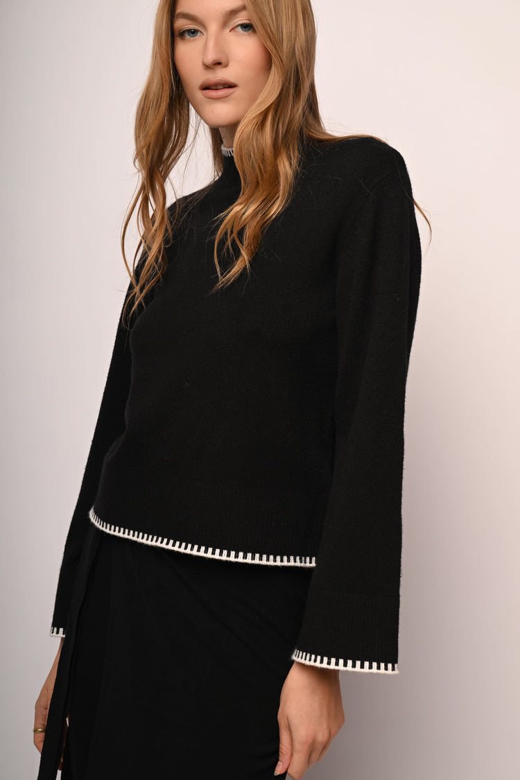 Contrast piping mock sweater