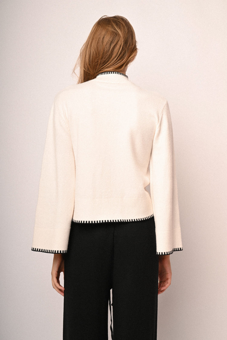 Contrast piping mock sweater