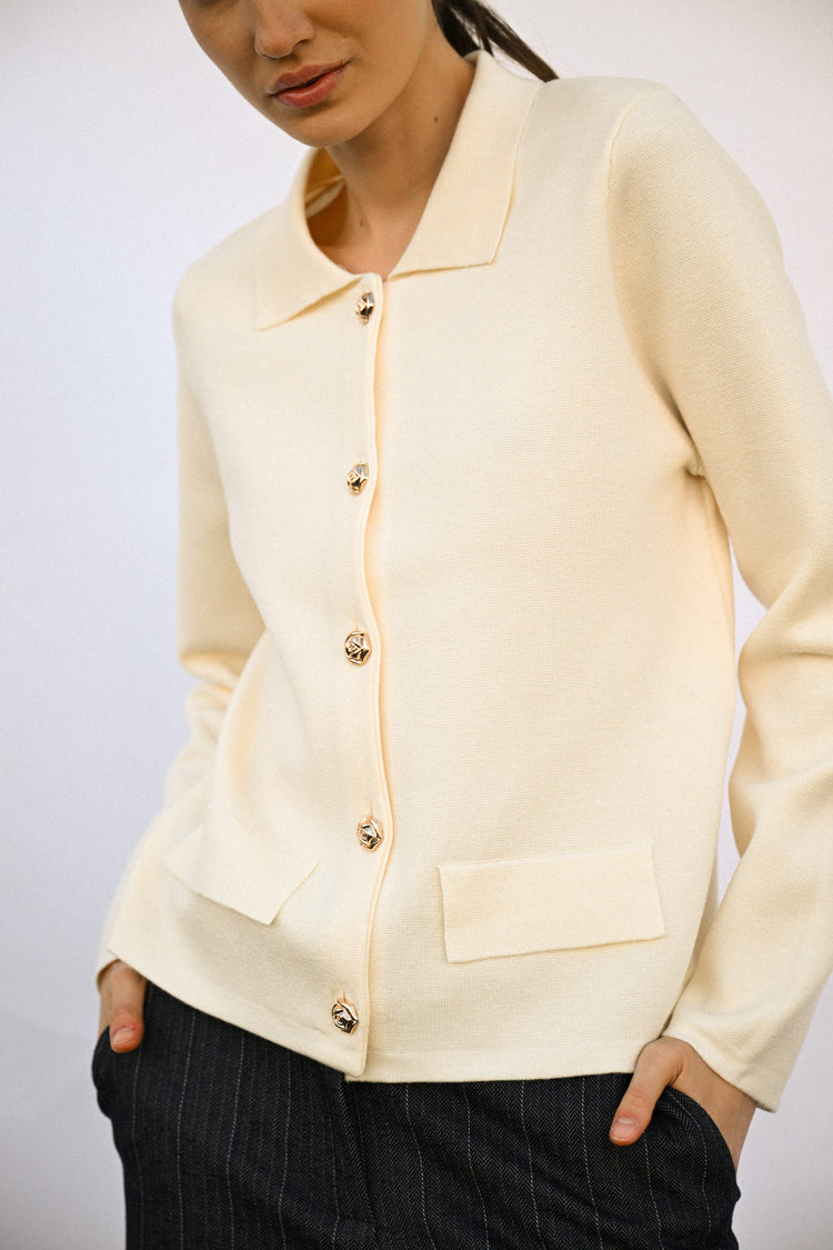 Cappotto con tasche e bottoni