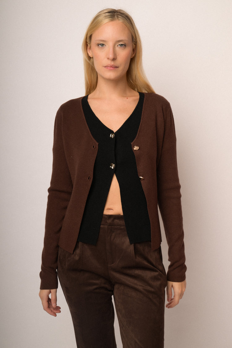 Cardigan con bottone