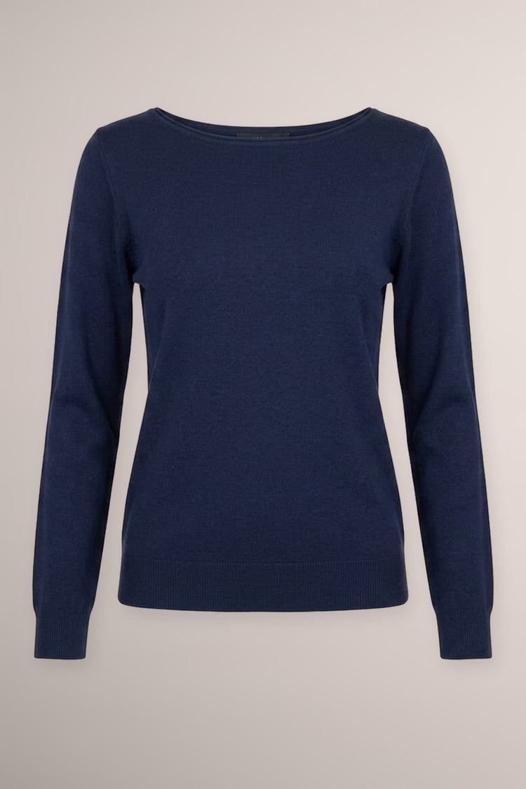 Blue boat neckline knit sweater
