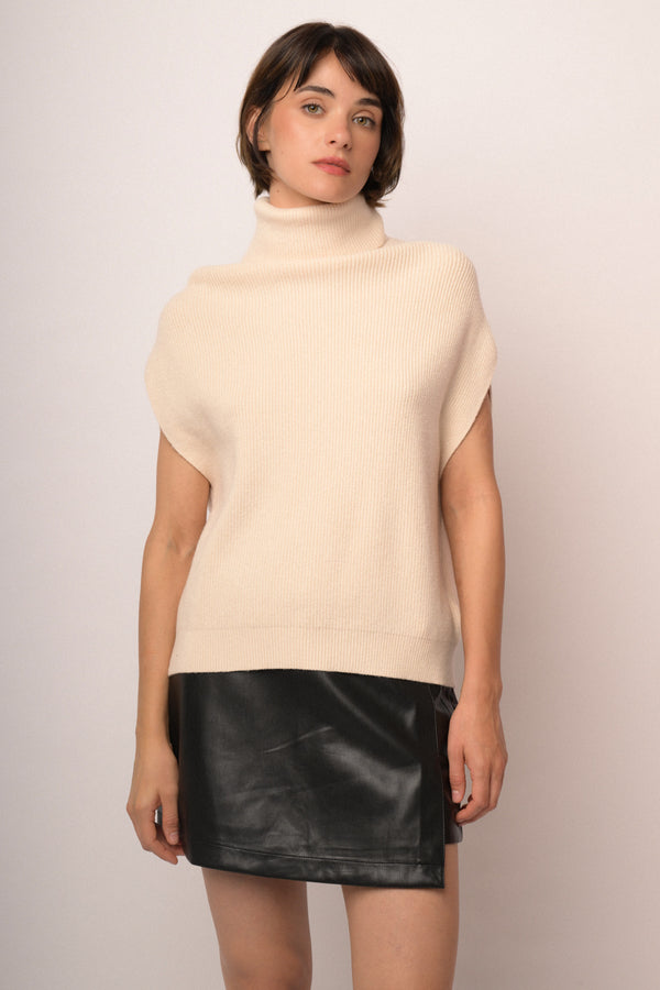 Maglia smanicata collo